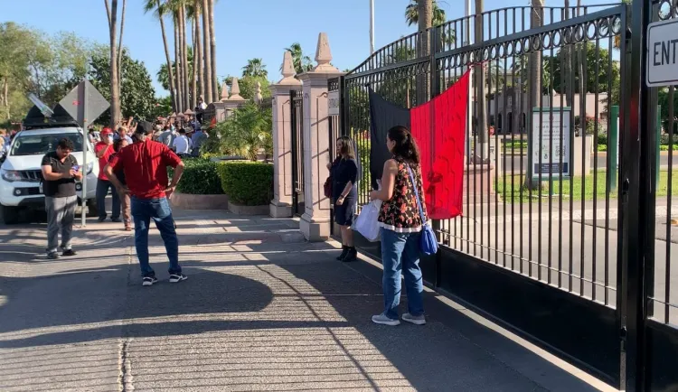 Trabajadores académicos de la Unison se van a huelga
