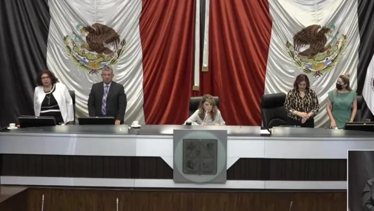 Aprueba Congreso ampliación de registro para presidente del Istai