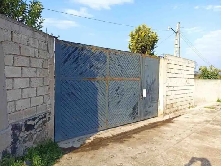 Encuentran manual para producir metanfetaminas en vivienda cateada