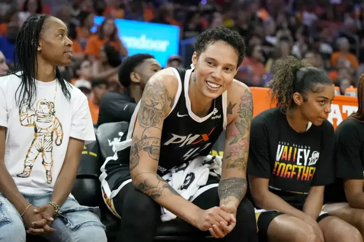 Griner regresa a jugar en casa
