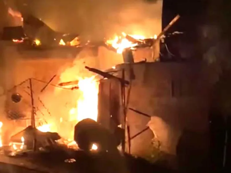 Consume fuego vivienda en colonia Zaragoza