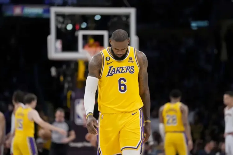 LeBron considera retiro