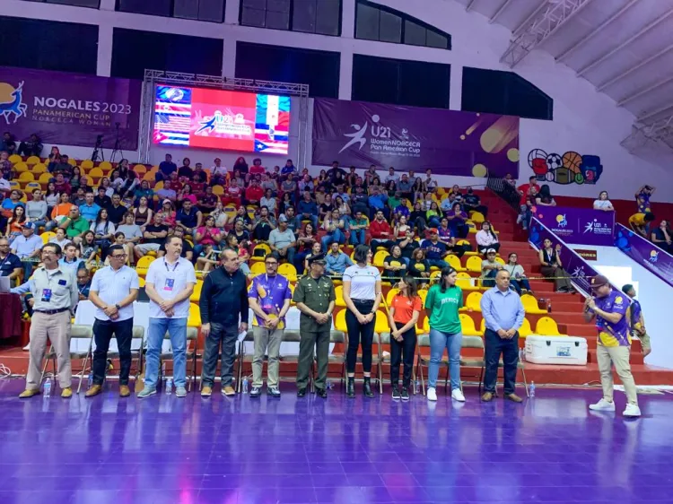 Da Alcalde bienvenida a jugadoras en inauguración