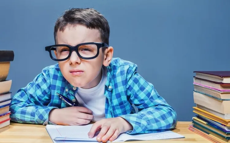 Avisan de problemas visuales en niños por aparatos electrónicos