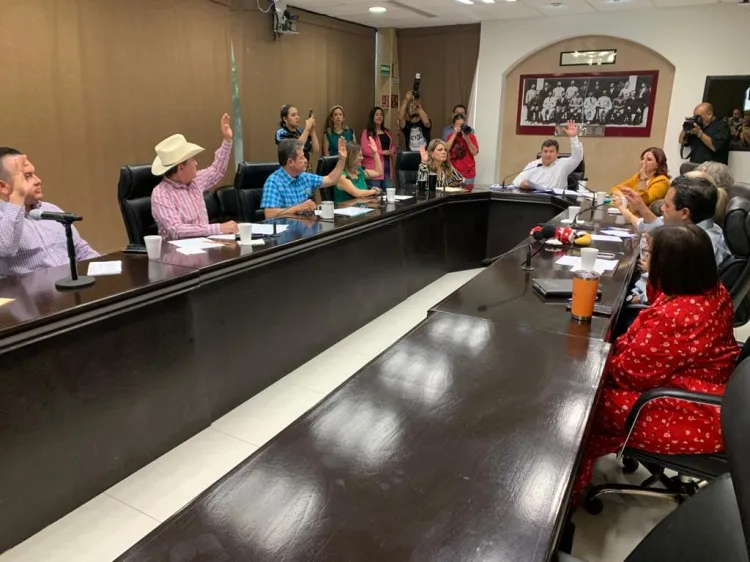 Dictaminan iniciativa para elevar a derecho institucional becas de estudiantes