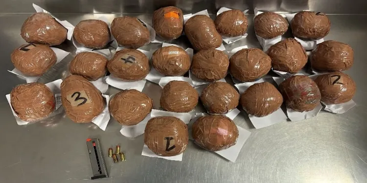 Arrojan proyectiles con droga en línea fronteriza