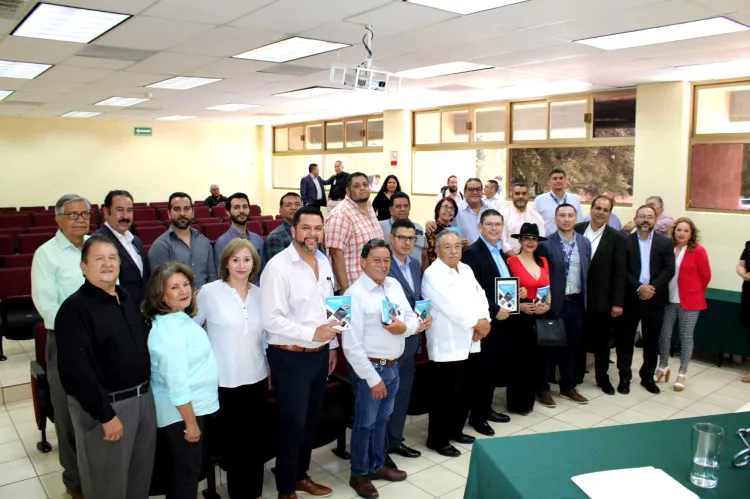 Presenta Luis Núñez libro ‘Nearshoring’