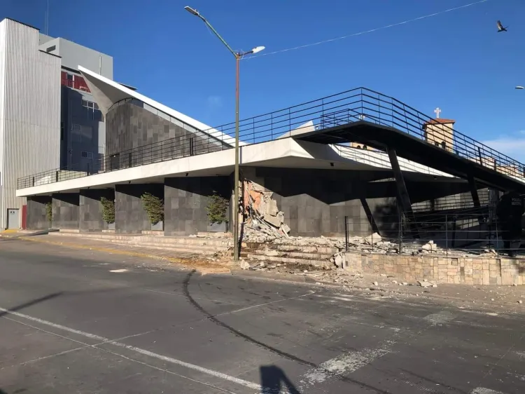 Choca contra el Museo de Arte de Nogales