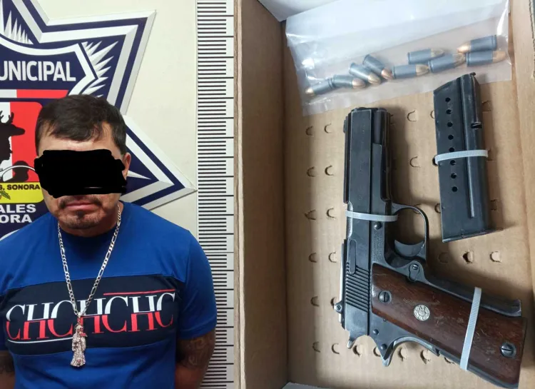 Encuentran arma a sujeto que bebía alcohol en la calle