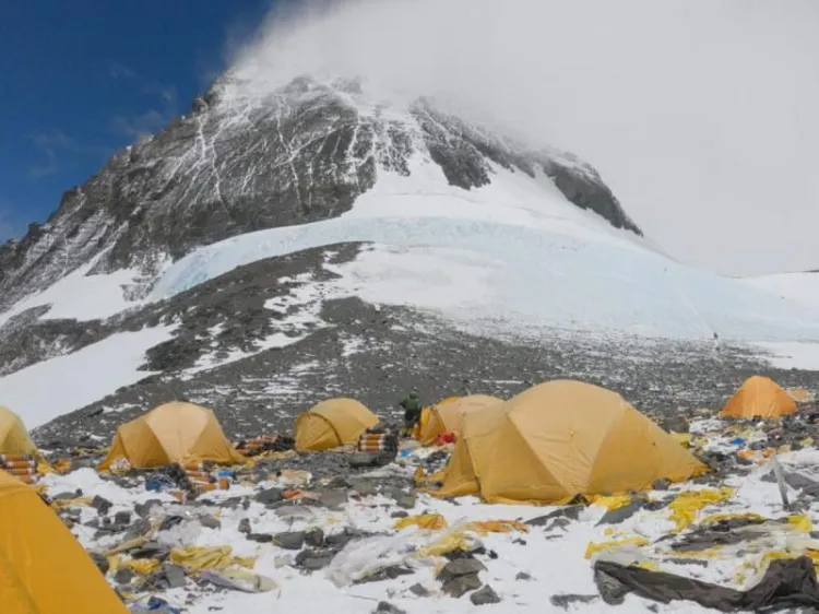 Salva guía a montañista en el Everest
