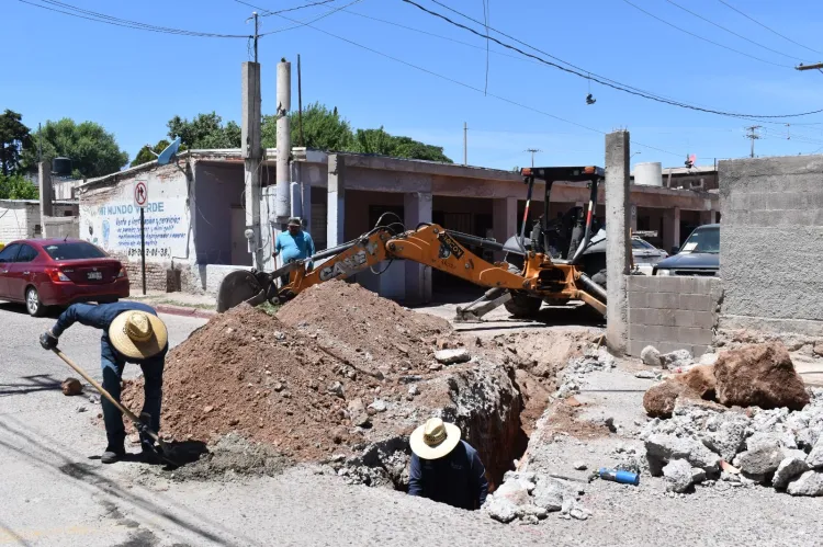 Atiende Oomapas reporte de vecinos de Lomas de Nogales