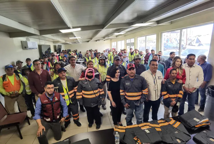 Reciben empleados de Servicios Públicos nuevo comedor