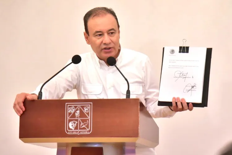 Firma gobernador publicación de Ley de Gobierno Digital