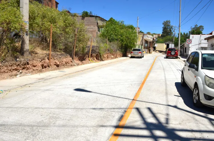 Concluye pavimentación en calle Revolución