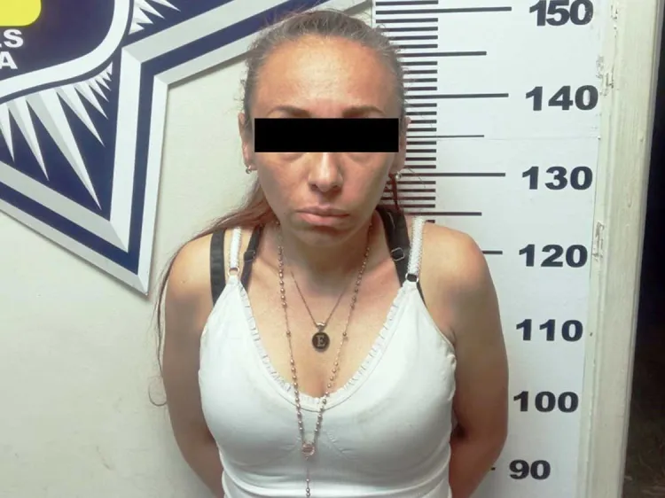 Detienen a mujer por hacer necesidades fisiológicas; traía droga