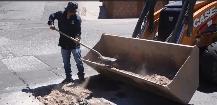 Repara el Oomapas fuga de agua en colonia San Carlos