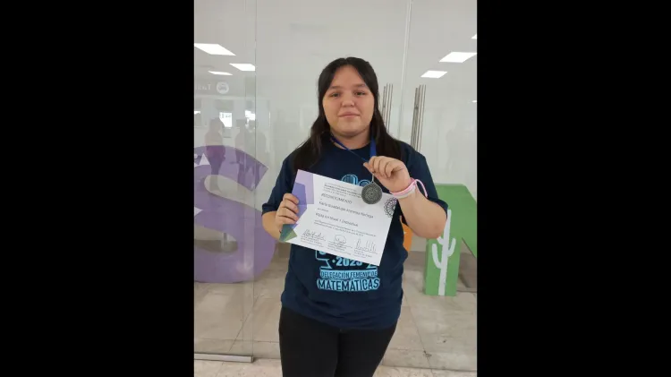 Obtiene alumna de Cobach Sonora plata en concurso de Matemáticas