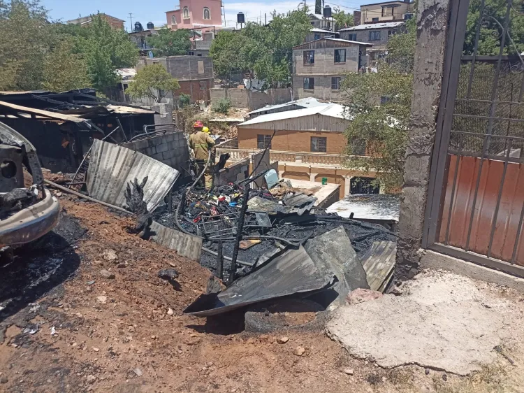 Fuego destruye vivienda; familia pide apoyo a la comunidad