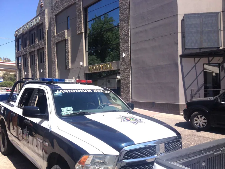 Hospitalizan a hombre con herida de bala; autoridades investigan