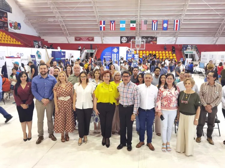 Realizan Feria del Empleo en su onceava edición