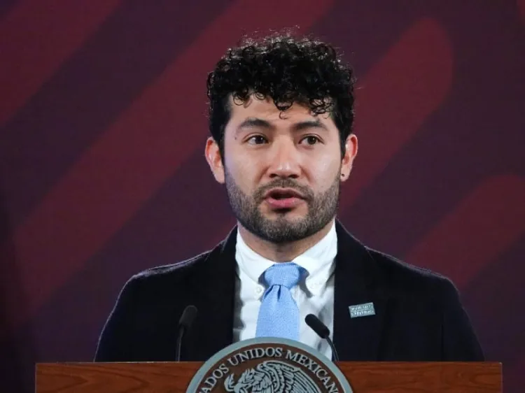 Nombra López Obrador a Marath Bolaños nuevo secretario del Trabajo