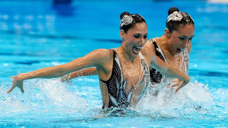 Regresa Conade becas a nadadoras