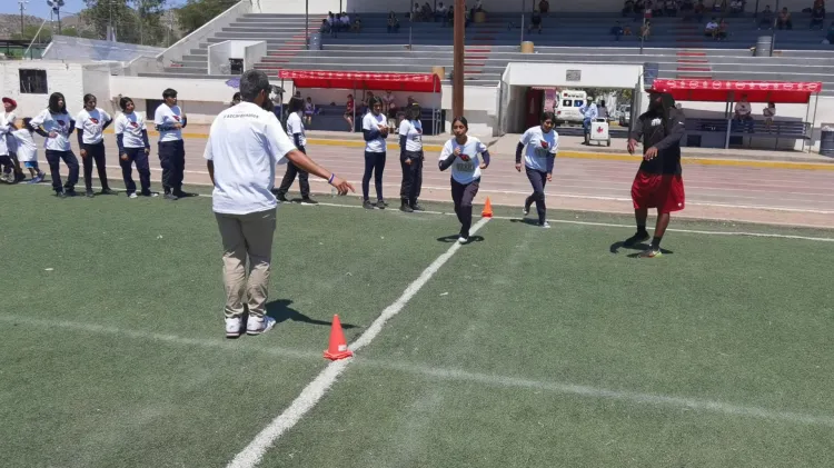 Realizan Cardenales de Arizona campamento de futbol americano