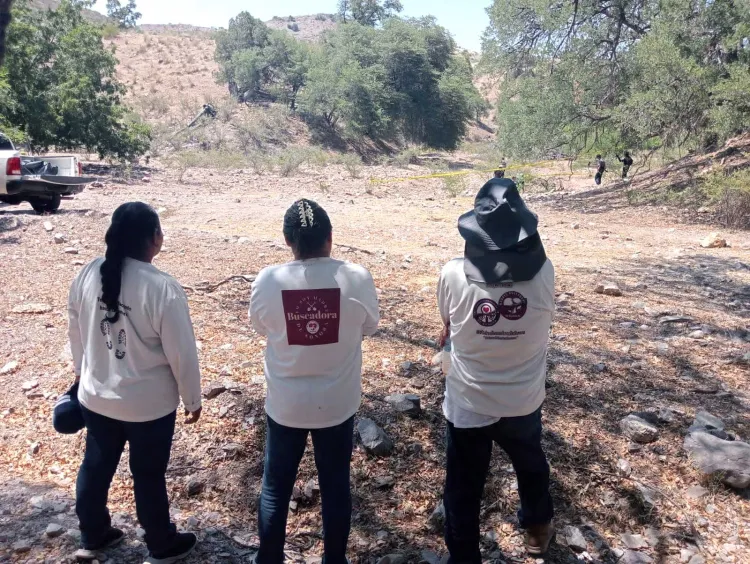 Encuentran Madres Buscadoras cuerpos sin vidas en predio alejado