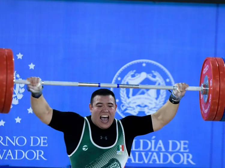 Alcanza oro Josué Medina