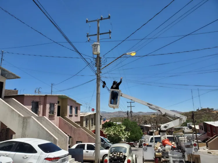 Intensifican labor en el alumbrado público
