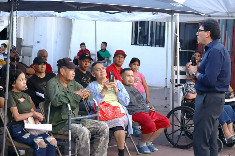 Encabeza Alcalde entrega de apoyos comunitarios