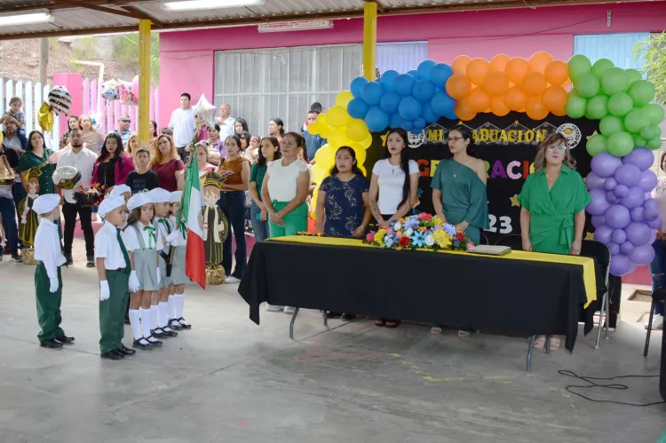Proyectan inclusión en graduación de preescolar