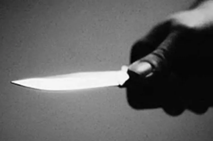 Acuchilla a vecino por robarle una bolsa con botes de aluminio