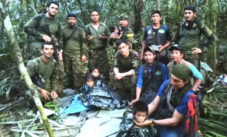 Salen del hospital niños que estuvieron 40 días perdidos en selva