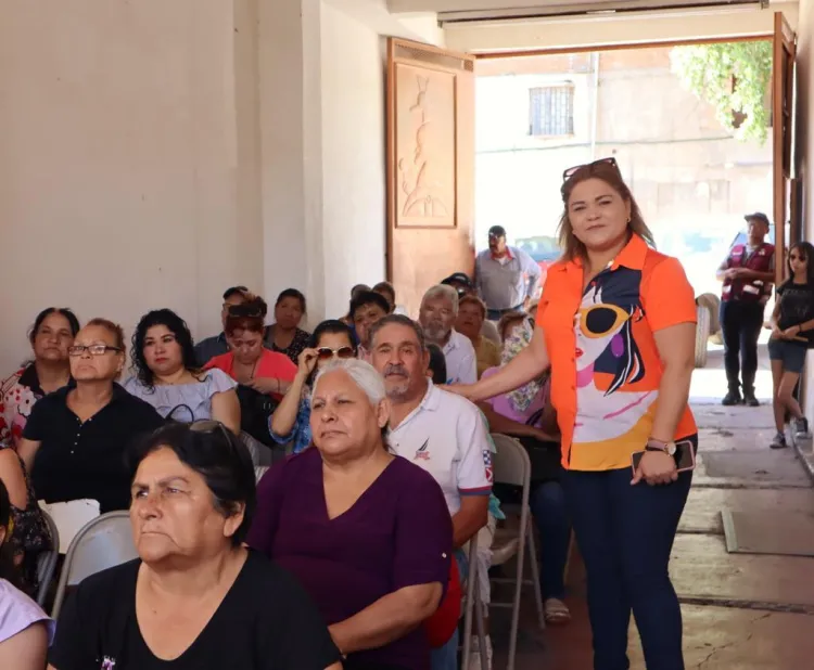 Ofrecen pláticas a adultos mayores