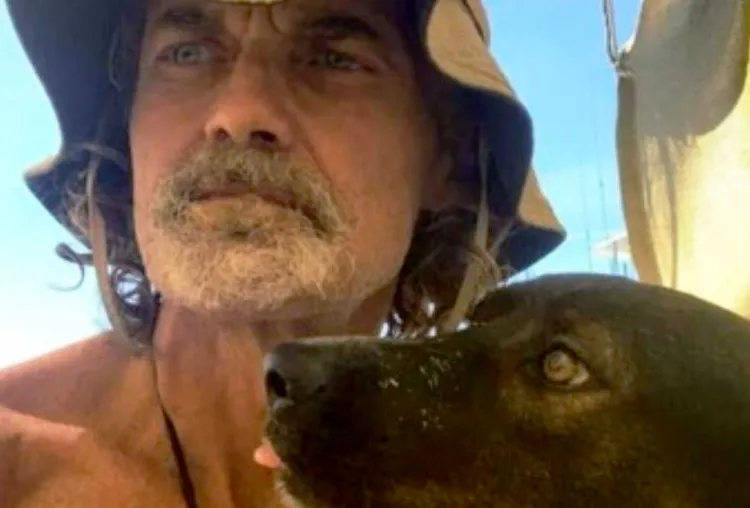 Rescata buque mexicano a náufrago australiano junto a su perrita “Bella”