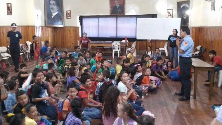 Por iniciar campamento de verano “Bomberitos Exploradores”