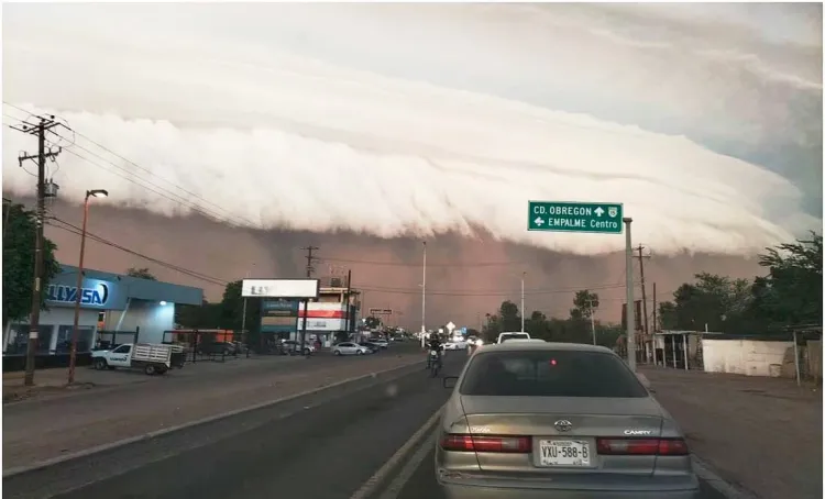 Azota tormenta de arena en Guaymas-Empalme
