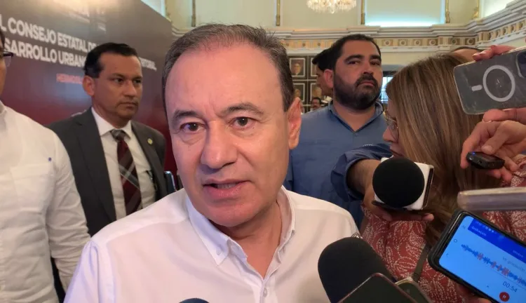 Dueños de bares deben cumplir con normas: Gobernador