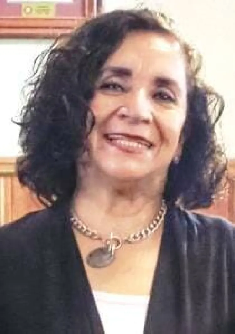 Conocimiento preventivoRepresentando al alcalde la Síndica Edna Elinora Soto Gracia, acudió al arranque del campamento de Bomberito Exploradores, donde más de 200 niños tendrán la maravillosa experiencia de aprender conocimientos preventivos de salud y manejo de las emociones.A decir verdad, cada que hay un Campamento de esta naturaleza la estación de Bomberos Voluntarios “Gustavo L, Manríquez,” cobra inusitada vida con la presencia de estos pequeñines que gustosos asisten cargados de ganas de a