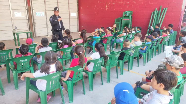 Activan educación vial a Bomberitos Exploradores