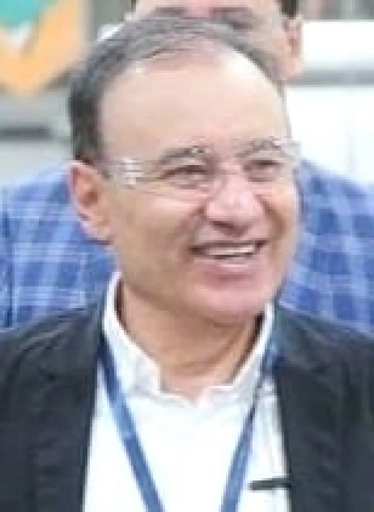 Economía que crecePara el gobernador Alfonso Durazo Montaño, el acompañamiento del gobierno a la iniciativa privada para generar condiciones para la inversión es el resultado del crecimiento económico del 3.3 por ciento en el primer trimestre del año en Sonora.Los datos estadísticos emanan del estudio Indicador Trimestral de la Actividad Económica Estatal (Itaee) del Instituto Nacional de Estadística y Geografía (Inegi), donde establecen el comportamiento de la economía en los diversos sectores 