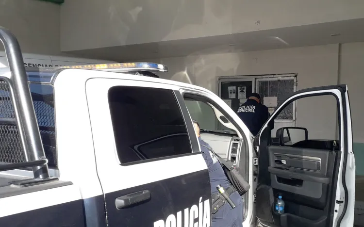 Lo suben a auto y lo golpean