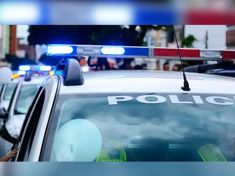 Se llevan 4 laptops de almacén de compañía de cable