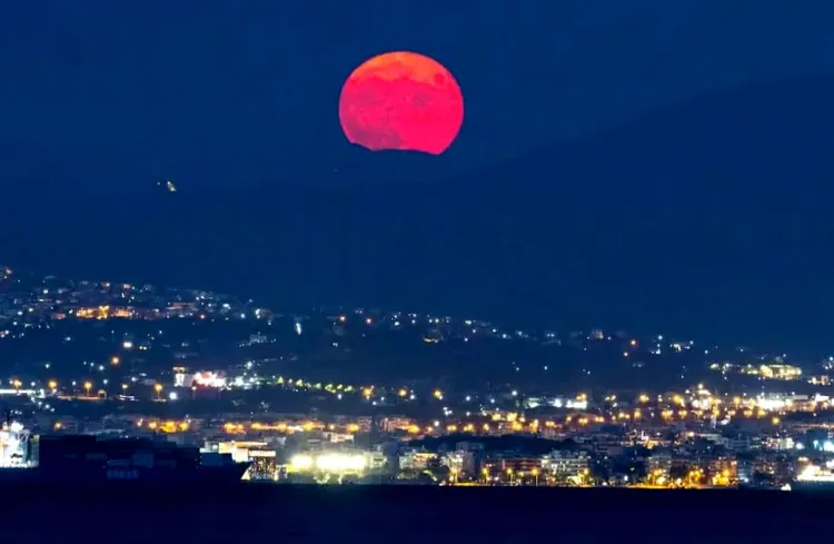 Llega la Luna de Esturión 2023 o Luna Roja