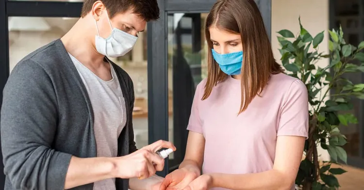 No hay alerta para cubrebocas, afirma López-Gatell ante llamado de la UNAM