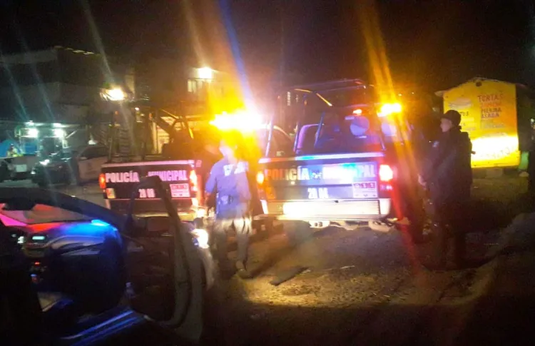 Pelea con compañero por dinero y resulta golpeado