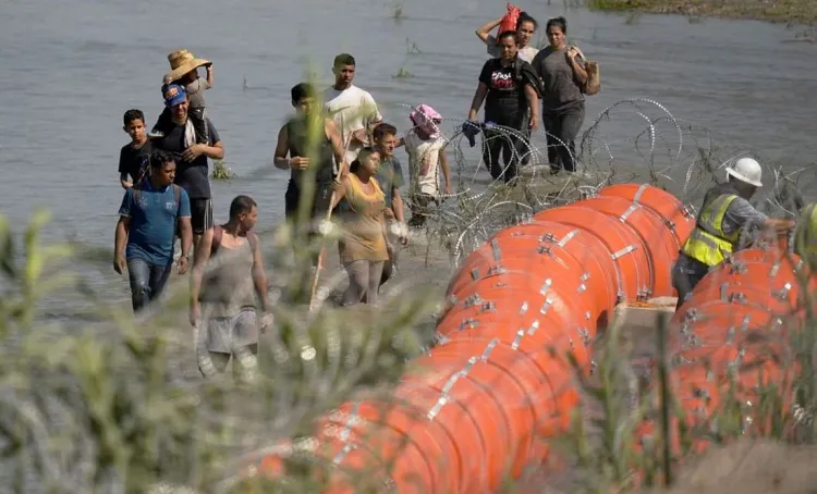 Localizan otro cuerpo sin vida en muro de boyas