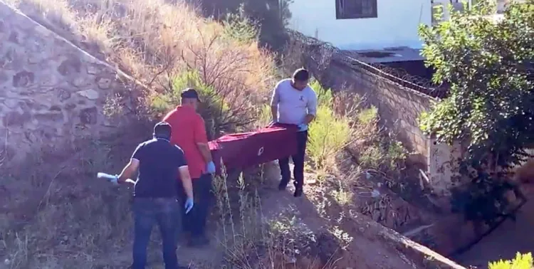 Encuentran a hombre sin vida en vías del tren