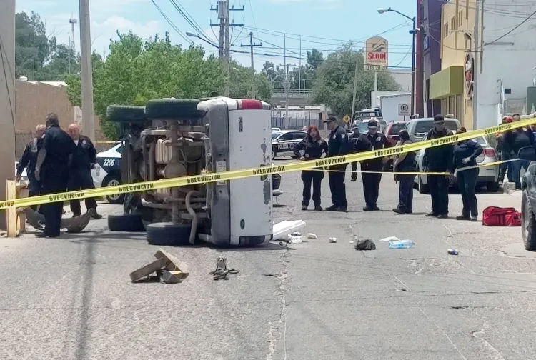 Muere al volcar su vehículo